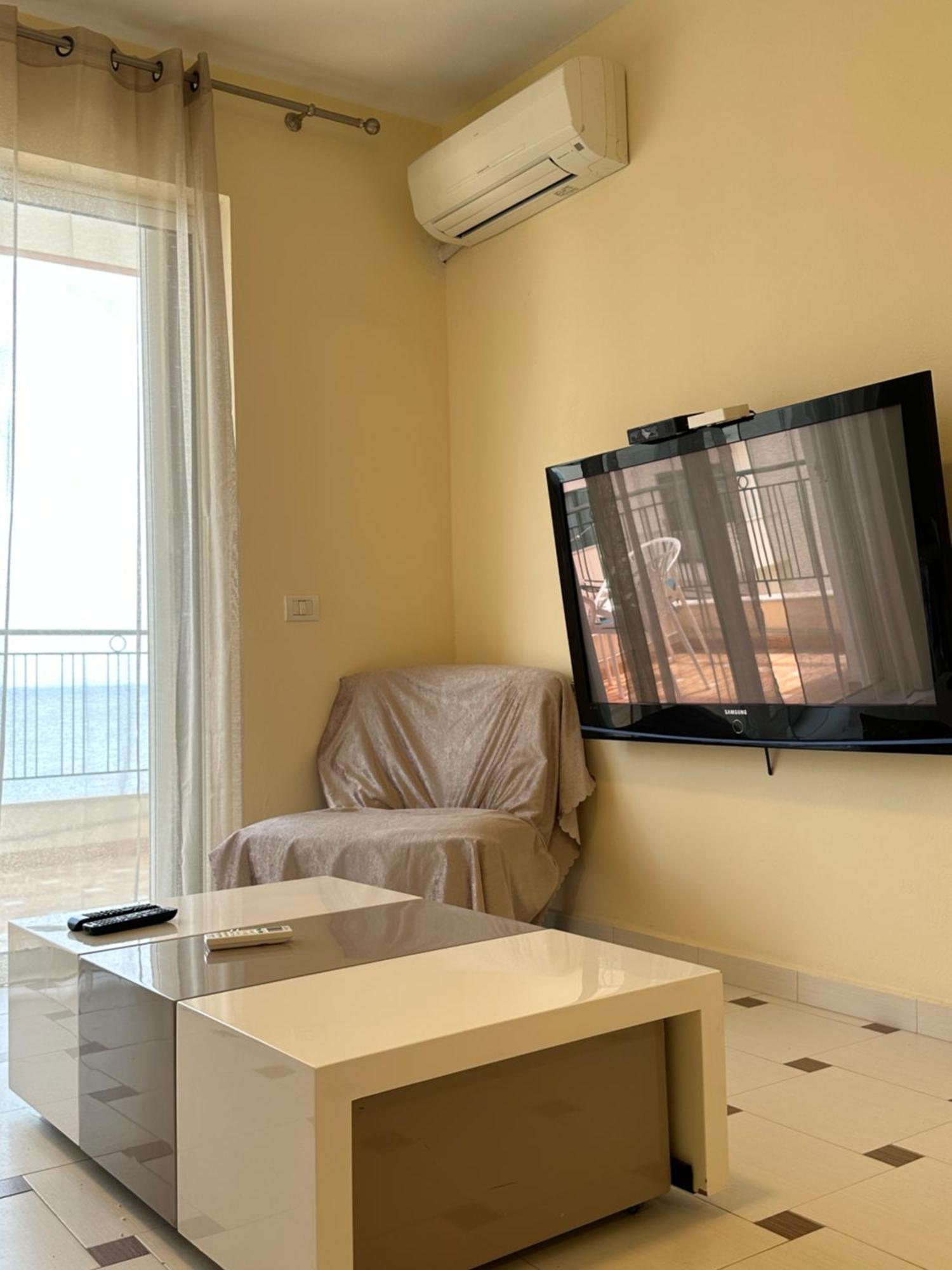 White Sea View Residence 2 Sarandë Buitenkant foto