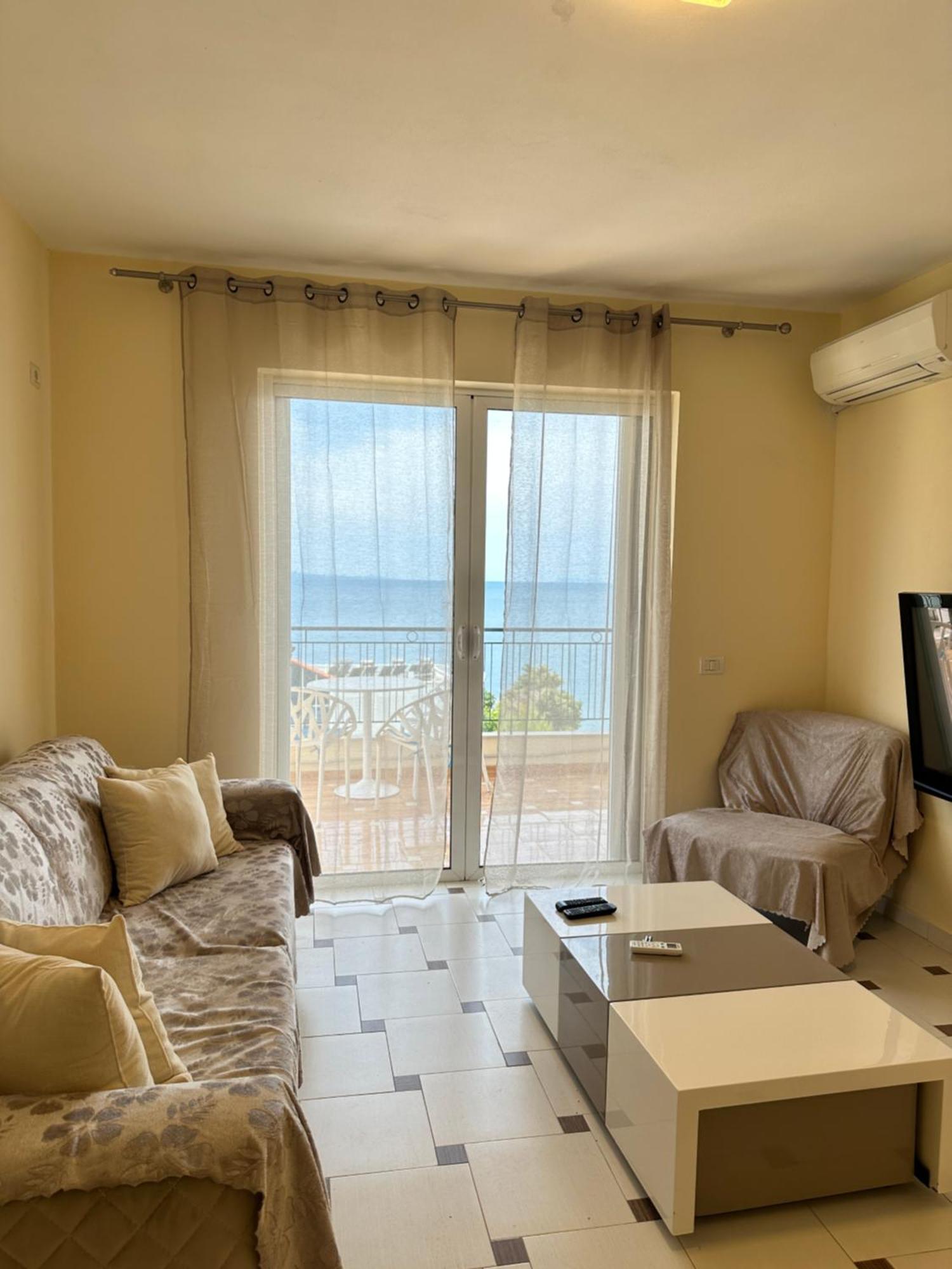 White Sea View Residence 2 Sarandë Buitenkant foto