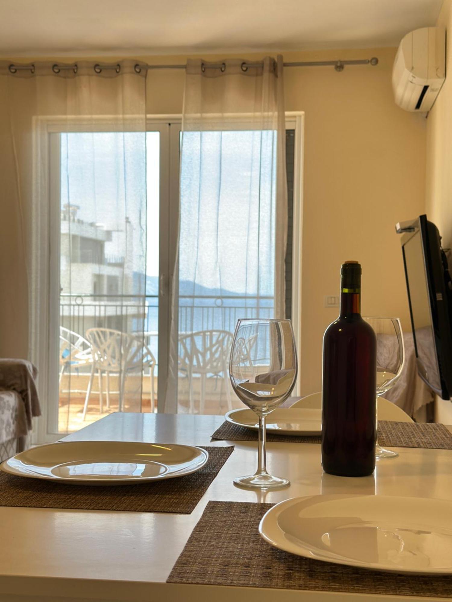 White Sea View Residence 2 Sarandë Buitenkant foto